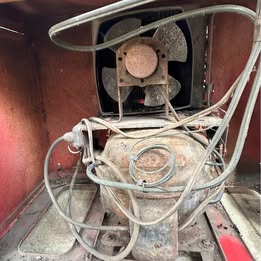 Vintage Coca-Cola Vending Machine – Original Retro Coke Cooler / Soda Machine