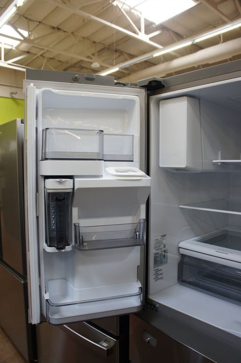 Samsung refrigerator 2014 model lightly use