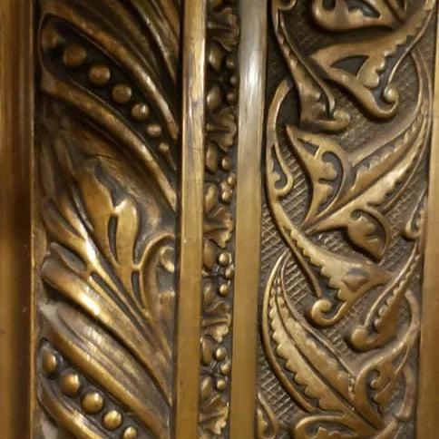 This is a beautiful needlepoint done with a 45x40 frame Jesus Mary and his disci